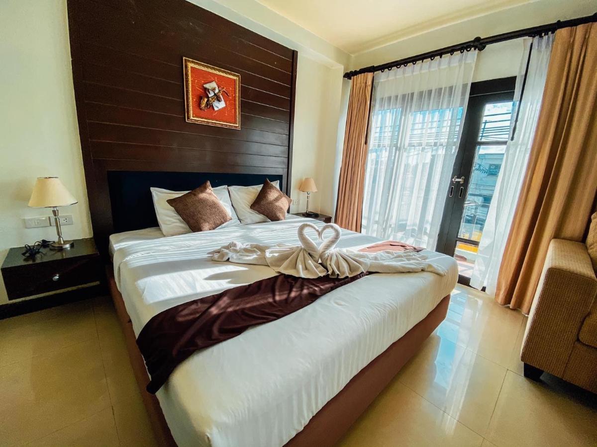 Ban Karon Enjoy'S Beach House & Cafe' מראה חיצוני תמונה