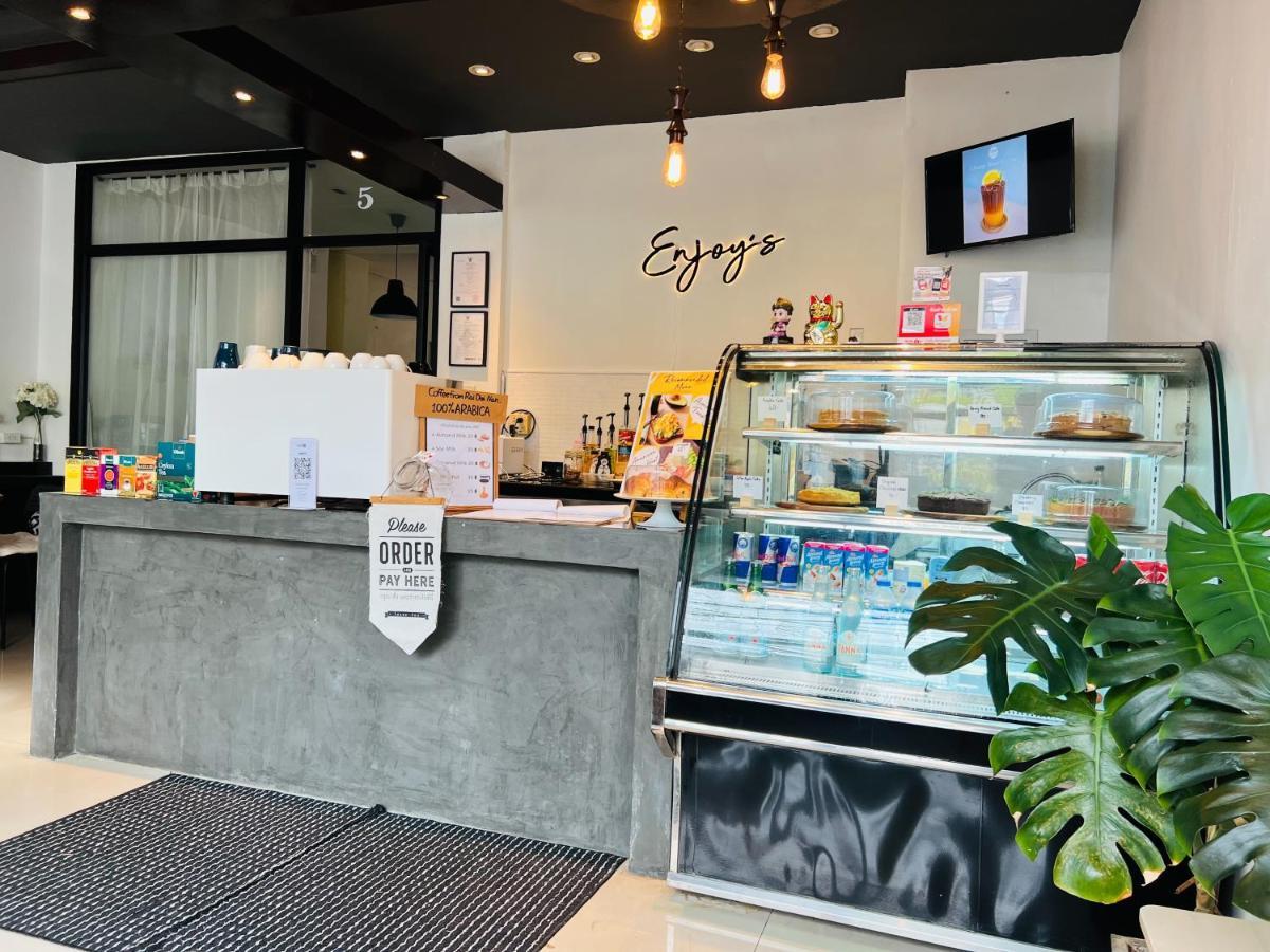 Ban Karon Enjoy'S Beach House & Cafe' מראה חיצוני תמונה