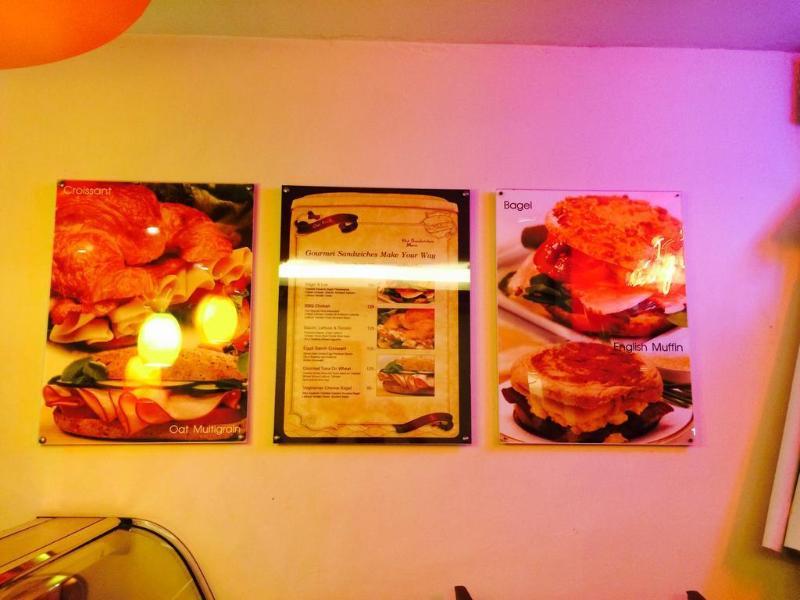 Ban Karon Enjoy'S Beach House & Cafe' מראה חיצוני תמונה