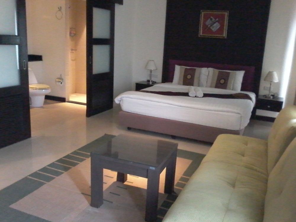 Ban Karon Enjoy'S Beach House & Cafe' מראה חיצוני תמונה