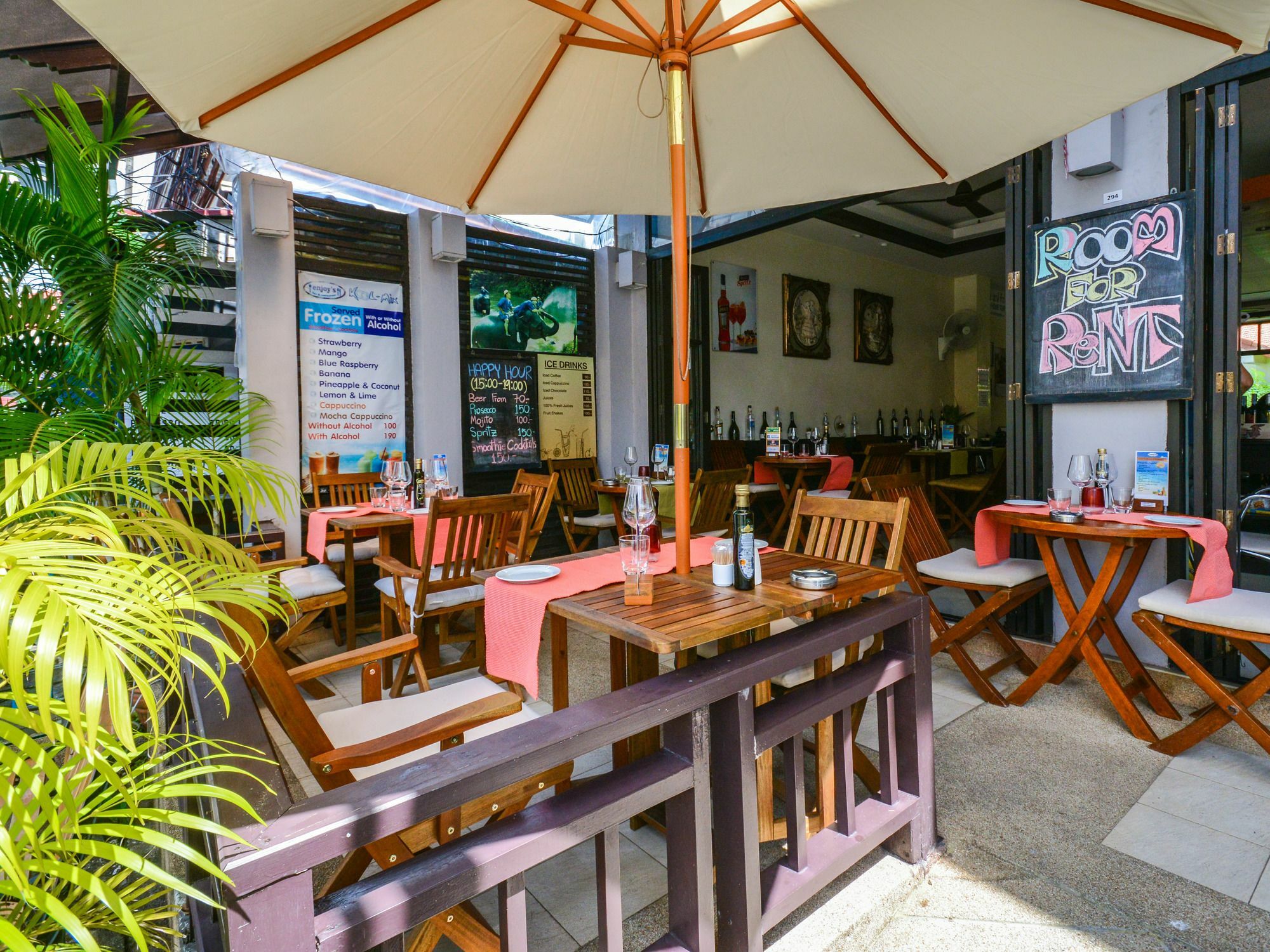 Ban Karon Enjoy'S Beach House & Cafe' מראה חיצוני תמונה