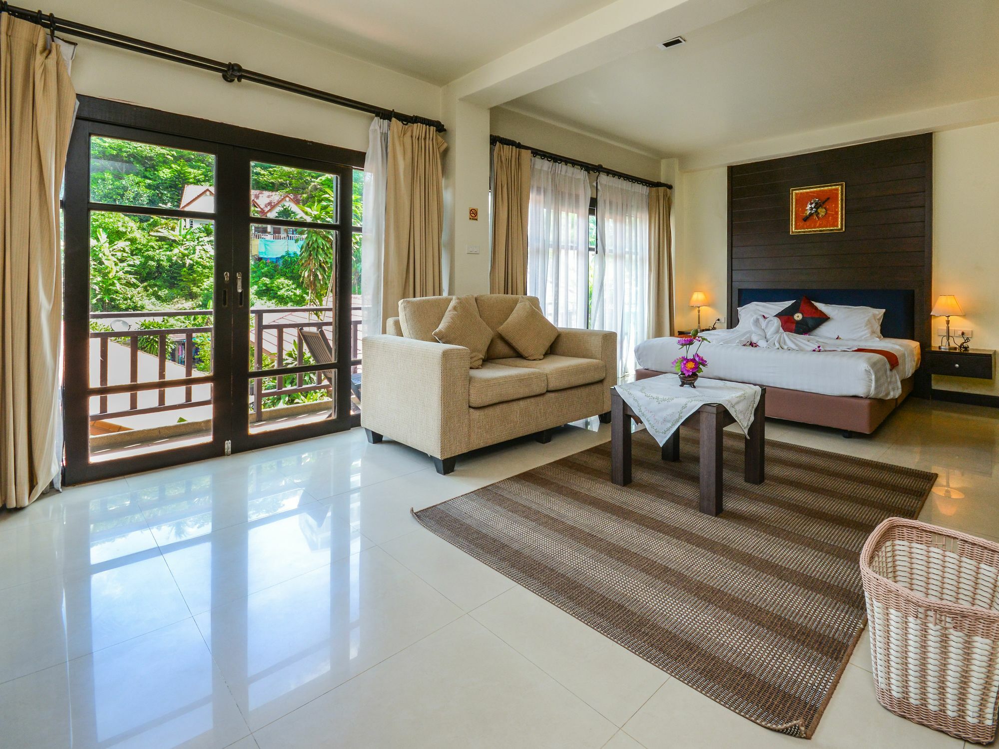 Ban Karon Enjoy'S Beach House & Cafe' מראה חיצוני תמונה